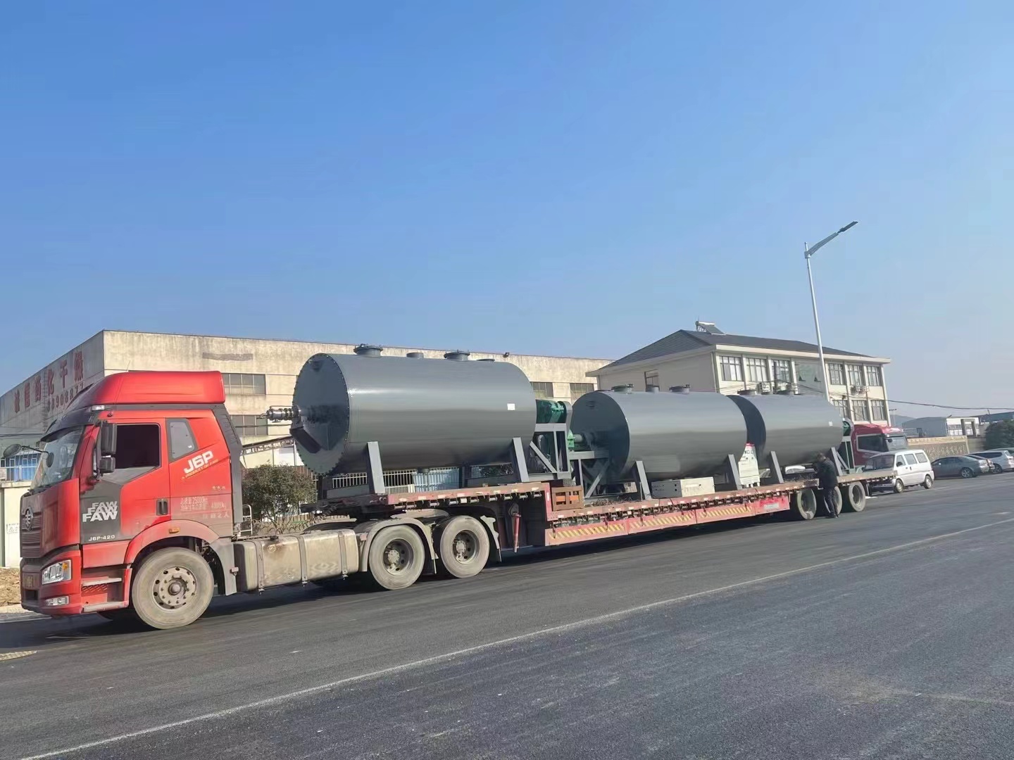 3月9日，3臺(tái)ZPG-5000L型真空耙式干燥機(jī)發(fā)貨！